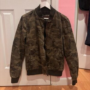 Levi’s Men's Camouflage Bomber Jacket